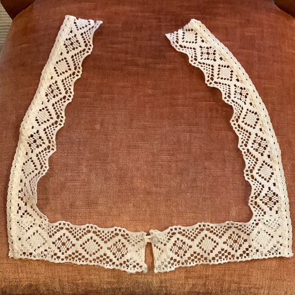 Vintage Accessories - 🍀 $10 3/$25 Vintage lace collar